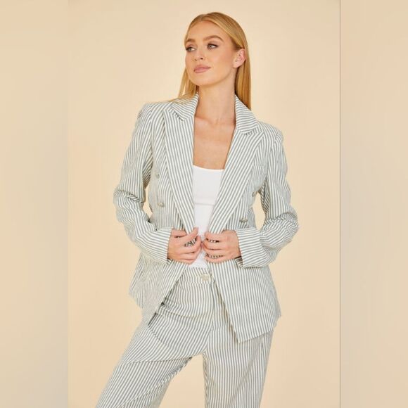 Dolce Cabo White and Blue Pinstripe Blazer with Structured Shoulders Size M - Picture 8 of 9